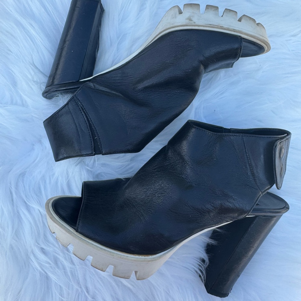 Elegant Black Women's Heeled Boots